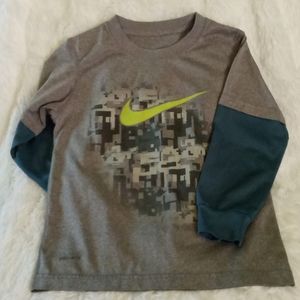 Boy's Nike long sleeve T-shirt